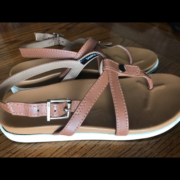Vionic Sandals - Picture 7 of 8